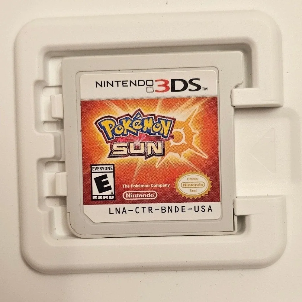 Pokemon Sun Nintendo 3DS Game Case and Manual LNA-CTR-BNDE-USA Solgaleo